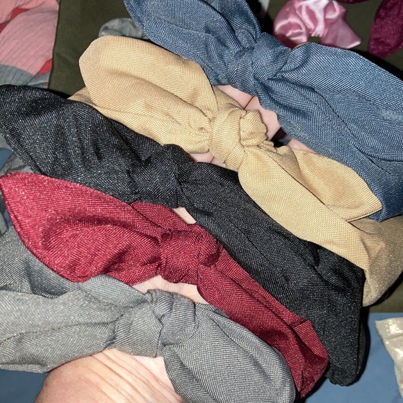 ๐HAIR Accessories๐ - Picture 5 of 17